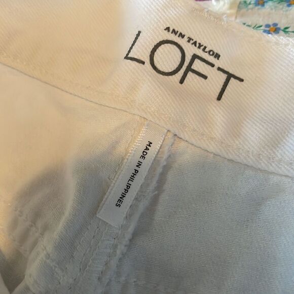 Loft Cut Off Frayed White Denim Roll Shorts Size 26/2 - NWOT - Picture 5 of 10